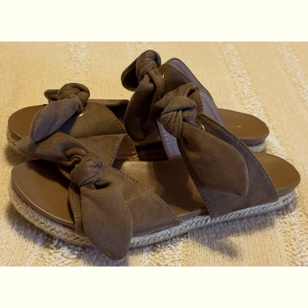Chase & Chloe Angelica Brown Espadrille Sandals with Bow